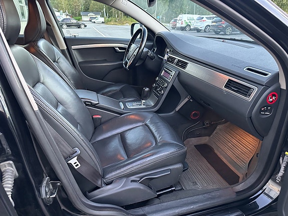 Volvo XC70 6 of 11
