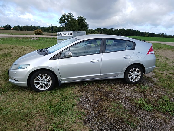 Honda Insight 2 of 5