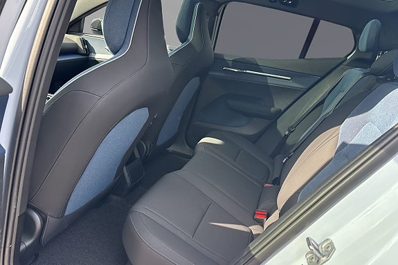 Volvo EX30 8 of 15