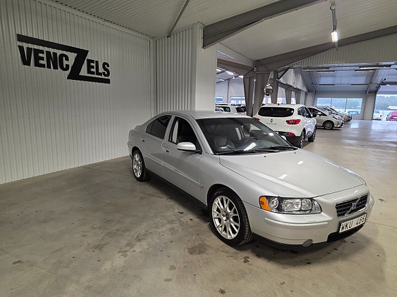 Volvo S60 2 of 10