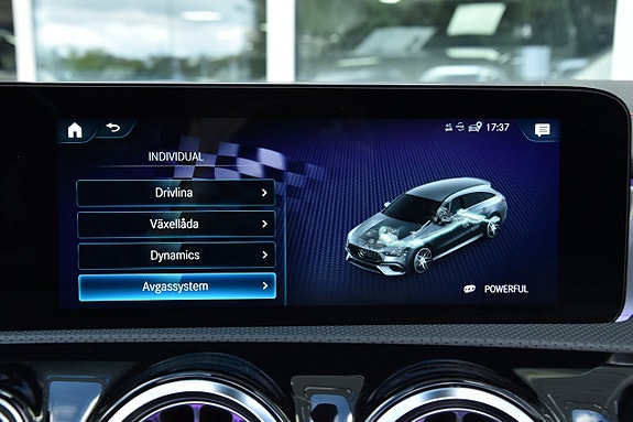 Mercedes-Benz CLA45 26 of 30