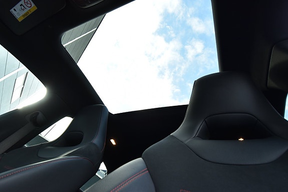 Mercedes-Benz CLA45 13 of 30