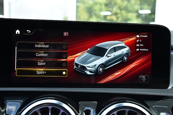 Mercedes-Benz CLA45 27 of 30