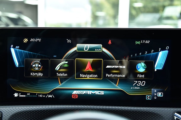 Mercedes-Benz CLA45 21 of 30