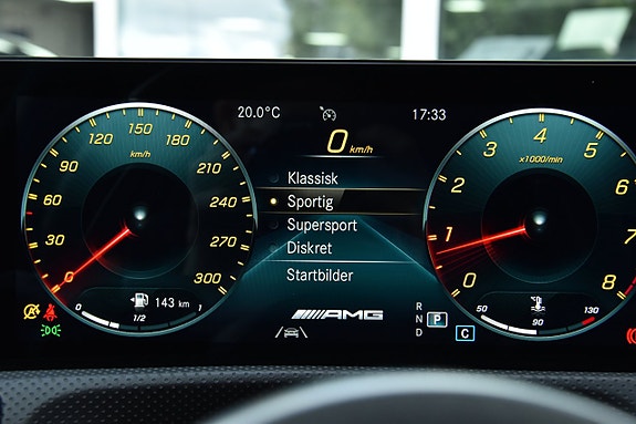 Mercedes-Benz CLA45 18 of 30