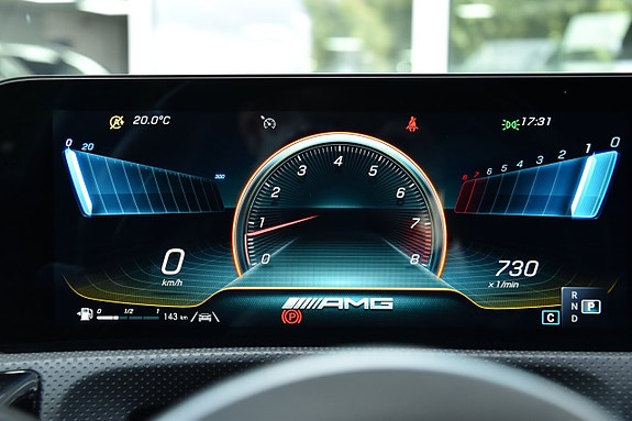 Mercedes-Benz CLA45 20 of 30