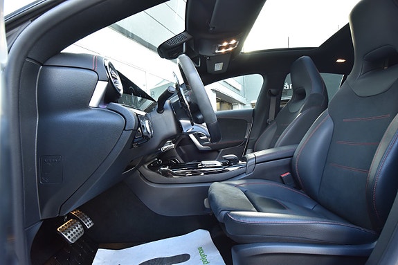 Mercedes-Benz CLA45 11 of 30
