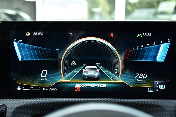 Mercedes-Benz CLA45 19 of 30