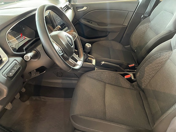 Renault Clio 9 of 13