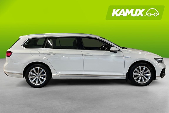 Volkswagen Passat 2 of 18