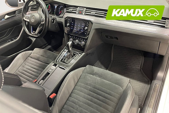Volkswagen Passat 12 of 18