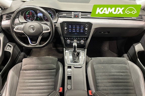 Volkswagen Passat 11 of 18