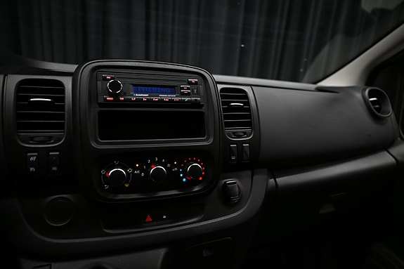 Renault Trafic 28 of 30