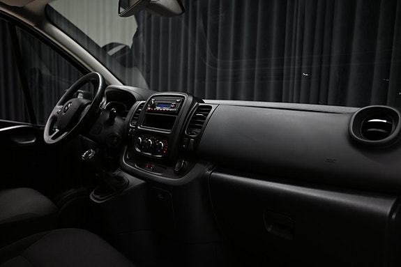 Renault Trafic 24 of 30