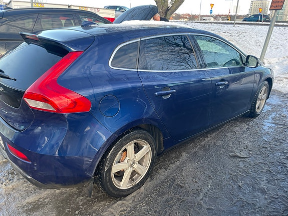Volvo V40 4 of 6