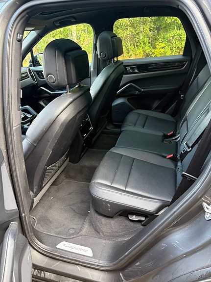 Porsche Cayenne 6 of 6