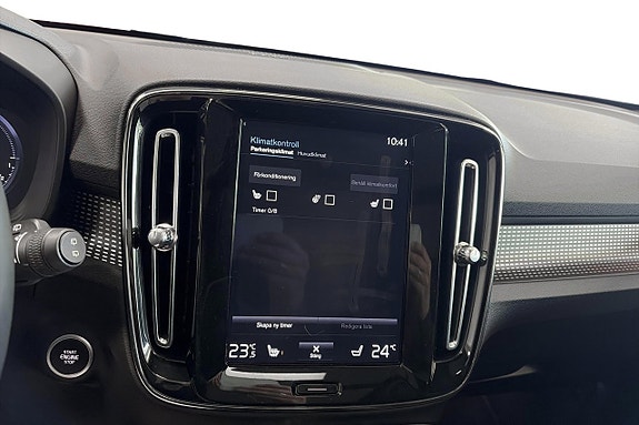 Volvo XC40 17 of 26
