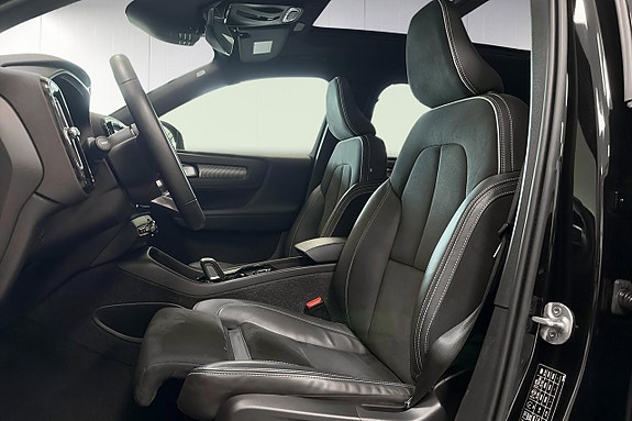 Volvo XC40 7 of 26