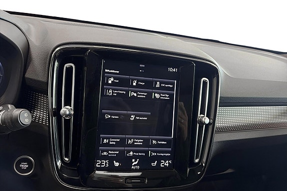 Volvo XC40 15 of 26