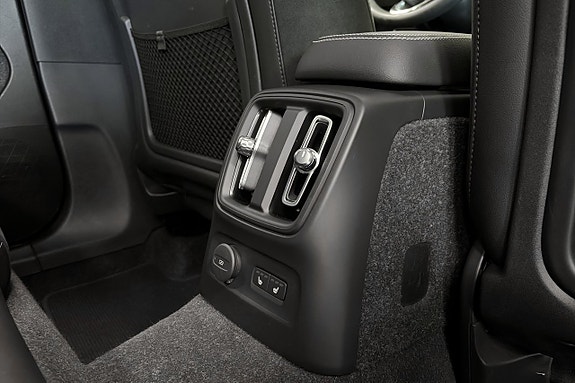 Volvo XC40 24 of 26