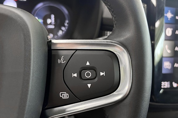 Volvo XC40 11 of 26