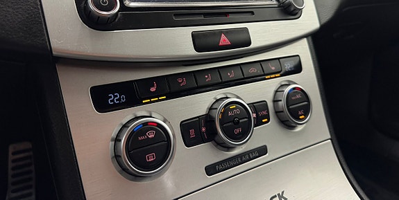Volkswagen Passat Alltrack 18 of 25