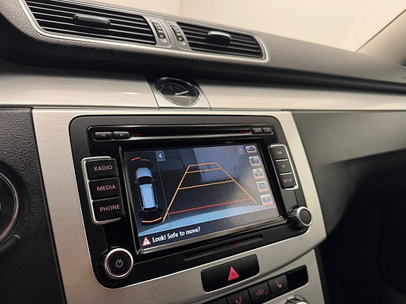 Volkswagen Passat Alltrack 11 of 25