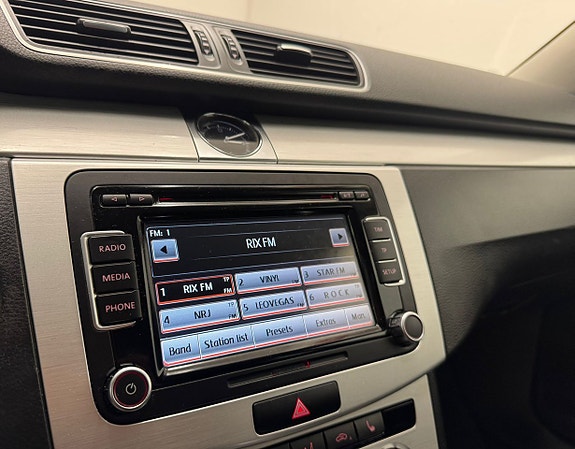 Volkswagen Passat Alltrack 10 of 25