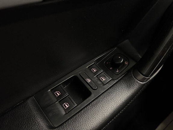 Volkswagen Passat Alltrack 21 of 25