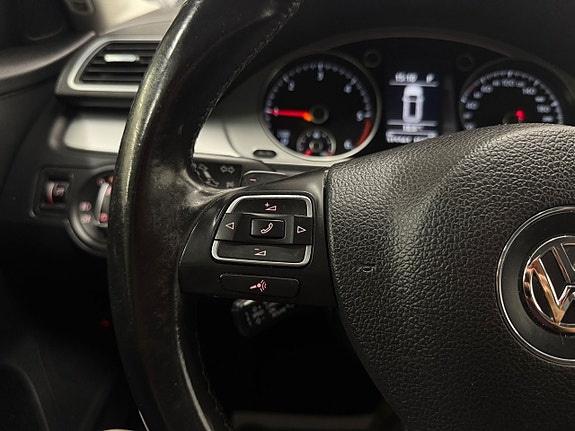 Volkswagen Passat Alltrack 14 of 25