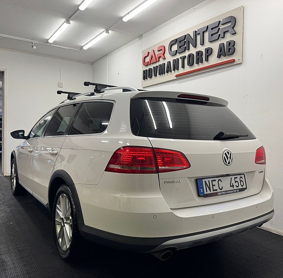 Volkswagen Passat Alltrack 3 of 25