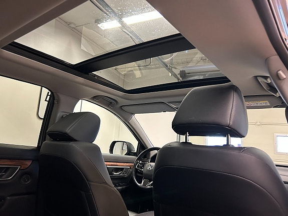 Honda CR-V 8 of 17