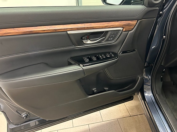 Honda CR-V 10 of 17