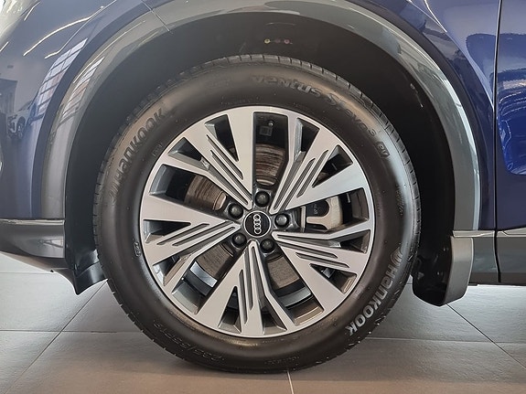 Audi Q4 e-tron 11 of 22