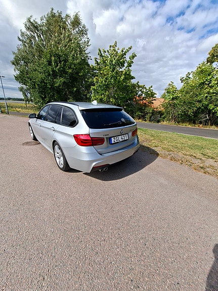 BMW 320d 3 of 12