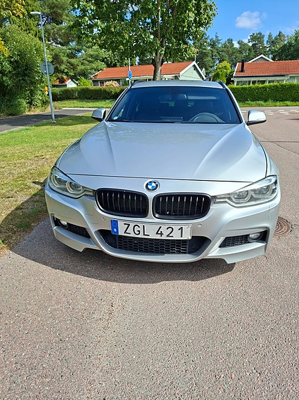 BMW 320d 2 of 12