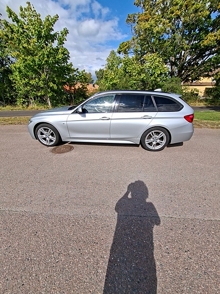 BMW 320d 4 of 12