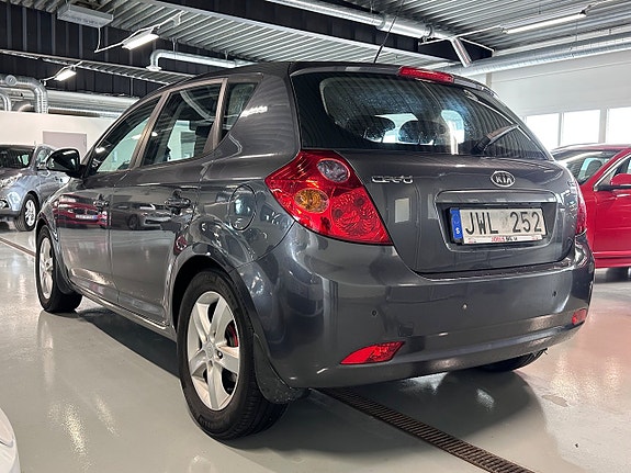 Kia Ceed 3 of 9