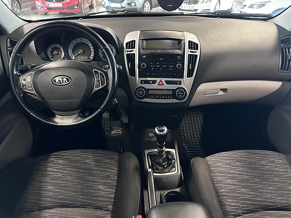 Kia Ceed 7 of 9
