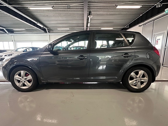Kia Ceed 5 of 9
