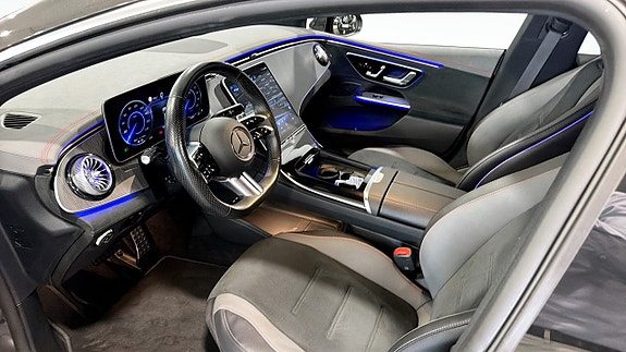 Mercedes-Benz EQE350 12 of 12