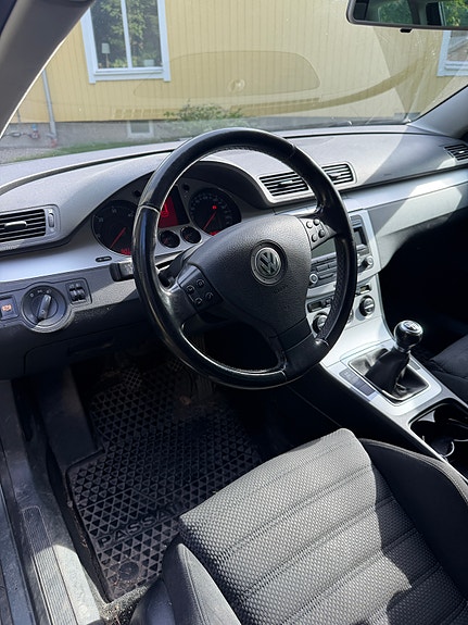 Volkswagen Passat 5 of 6