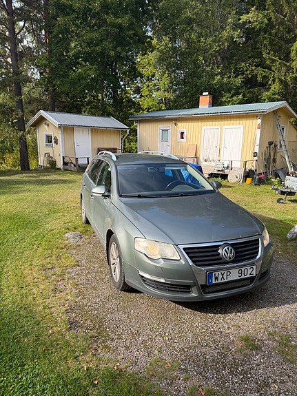 Volkswagen Passat 2 of 6
