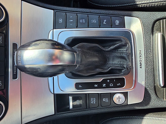 Volkswagen Passat CC 3 of 9