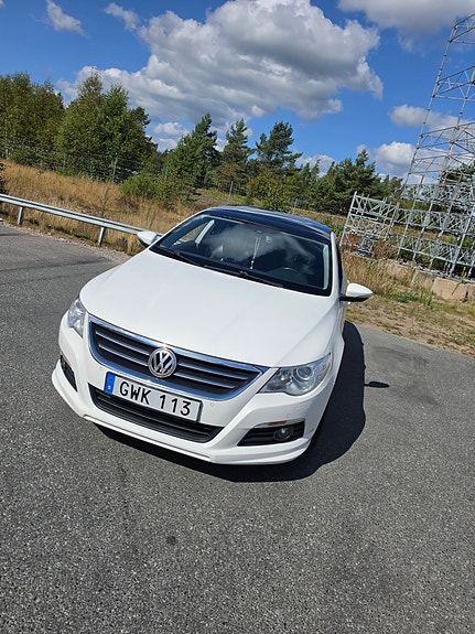 Volkswagen Passat CC 7 of 9
