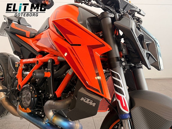 KTM 1390 Superduke R Evo | Techpack & Kolfiber | Akrapovic Helsystem 2 of 21