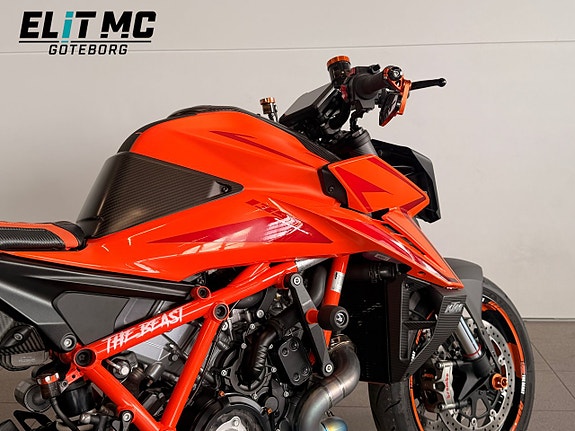 KTM 1390 Superduke R Evo | Techpack & Kolfiber | Akrapovic Helsystem 8 of 21