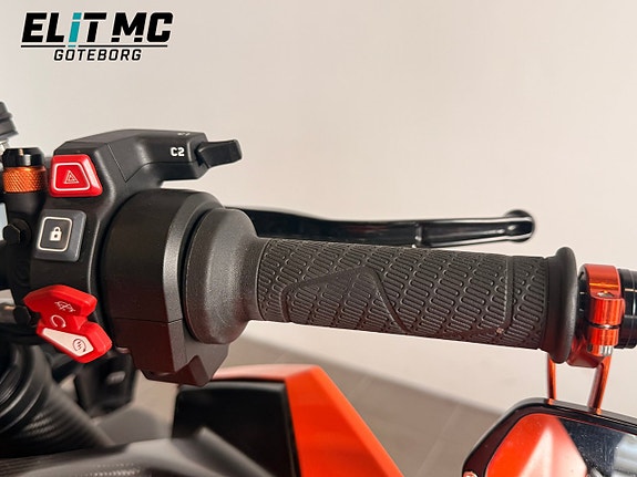 KTM 1390 Superduke R Evo | Techpack & Kolfiber | Akrapovic Helsystem 21 of 21