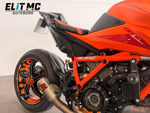 KTM 1390 Superduke R Evo | Techpack & Kolfiber | Akrapovic Helsystem 3 of 21