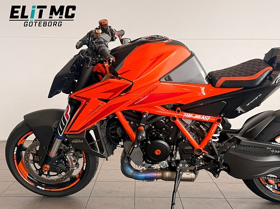 KTM 1390 Superduke R Evo | Techpack & Kolfiber | Akrapovic Helsystem 14 of 21